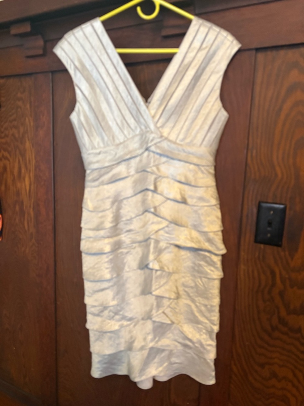 Elegant Silver-Gray V-Neck Pleated Women’s Dress